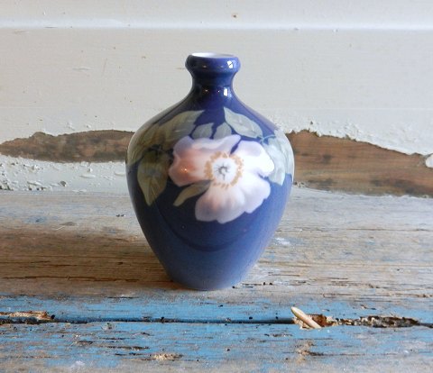 Royal Copenhagen Art Noveau vase no. 353/390