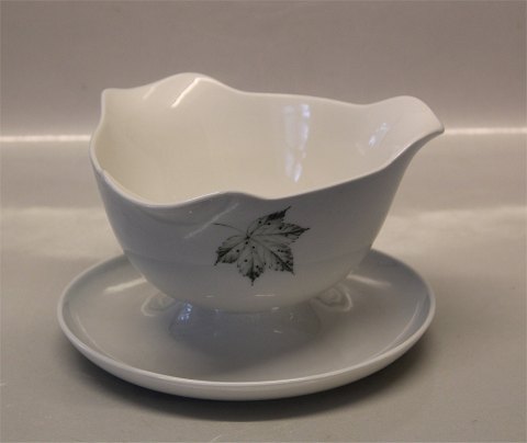 B&G Blue Faling Leaves porcelain 008 Gravy boat 11 x 17 cm (311)
