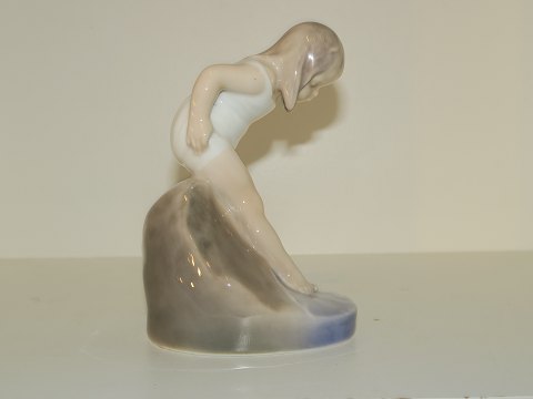 Royal Copenhagen figur
Badende pige fra 1923-1928