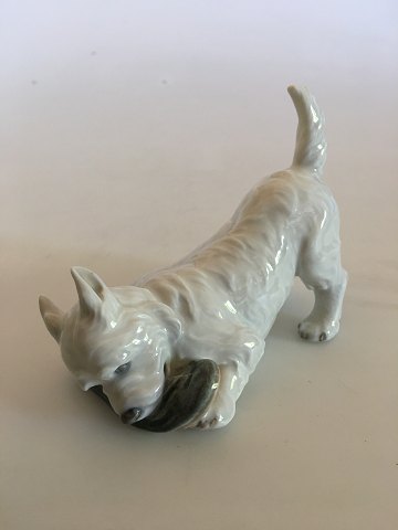 Royal Copenhagen Figur Terrier med Sutsko No 3476