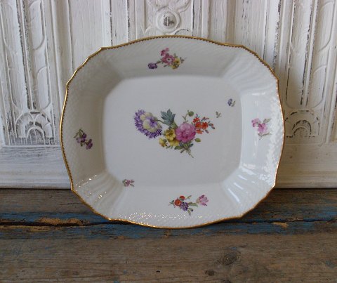 Royal Copenhagen, Fuld Saksisk Blomst brødfad no. 1717 main