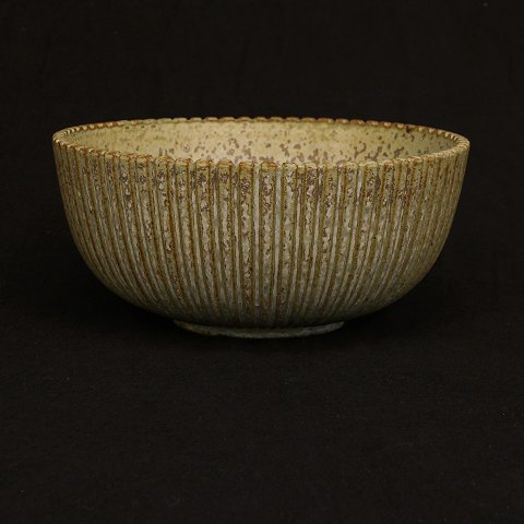 Stor Arne Bang skål, stentøj. #122. H: 10,3cm. D: 
22,2cm