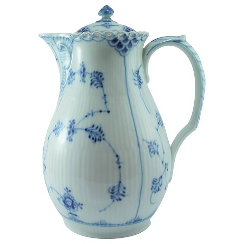 Royal Copenhagen, musselmalet helblonde; Chokoladekande af porcelæn #1025