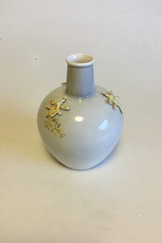 Royal Copenhagen Thorkild Olsen Vase dekoreret med tre orkideer