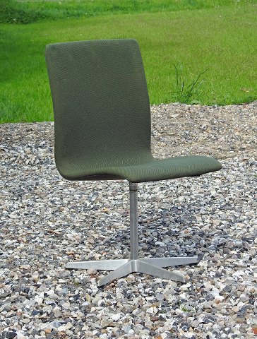 Arne Jacobsen
Oxford chair 
