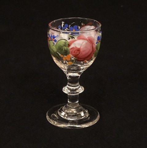 Emaljedekoreret glas. Fremstillet ca. år 1860. H: 
8,8cm