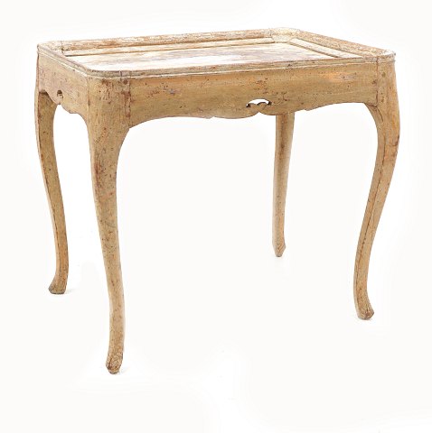 A Swedish 18th century tray top table. Sweden 
circa 1760-70. H: 70cm. Tray: 73x54cm