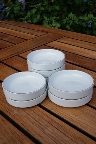 item no: po-Blåkant glasbakke 3082.SOLD