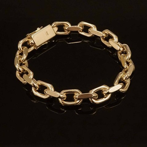 Bjarne Nordmark Henriksen: Kräftiger Anker Armband 
in 8kt Gold. L: 24cm. G: 76,3gr