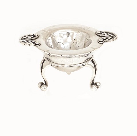 Georg Jensen Sterlingsilber Teesieb. Periode 
1925-30. H: 5,5cm. G: 109gr