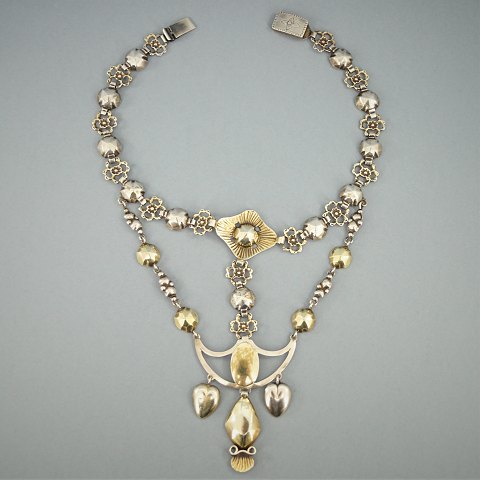 Christian Henrik Kierulf Bræmer; A necklace of silver and gilt silver