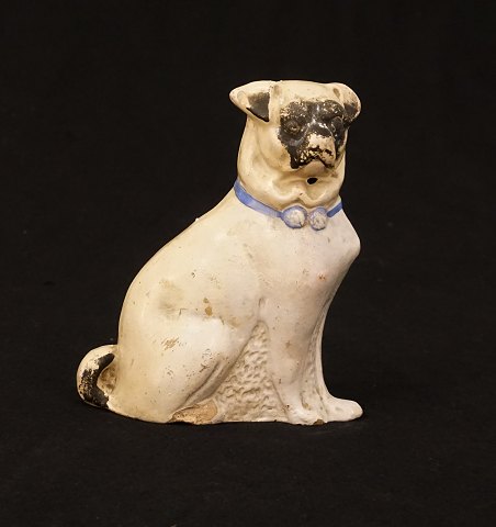 Sparebøsse i form af hund, lertøj. Danmark circa 
år 1900. H: 12cm