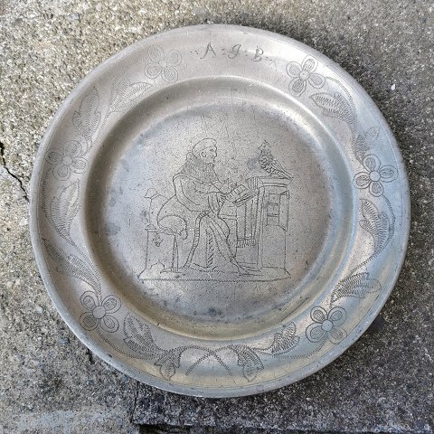 Plate in pewter 19th. century