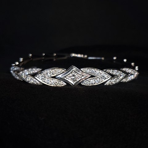 Niels Johansen; A diamond bracelet in 18k white gold, total 1,20 ct.