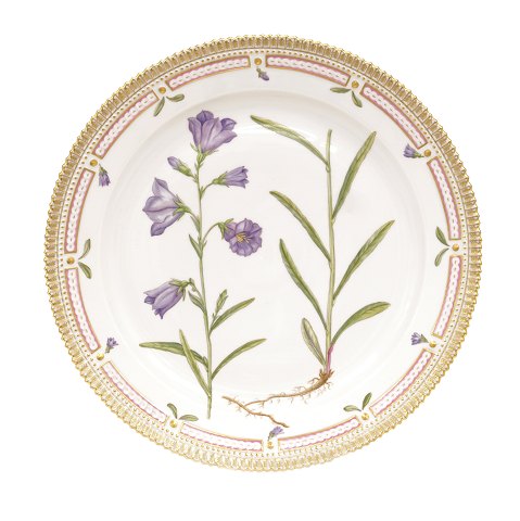 Large Flora Danica by Royal Copenhagen plate. 
#3525. D: 35,5cm