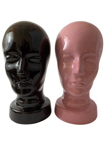 THE PINK HEAD IS SOLD. Ceramic hat head from the German workshop Scheurich, West Germany. One black and one pink in stock.