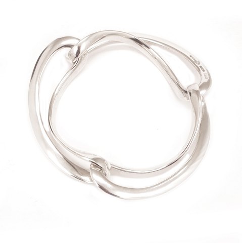 Georg Jensen Sterlingsilber Infinity Armband 
Dessin 452. Masse innen: 6x6,5cm