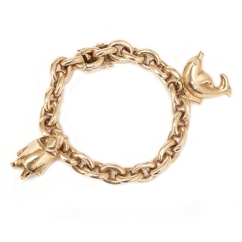 Anker Armband aus 14kt Gold mit zwei Charms. L: 
22cm. G: 116,3gr