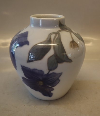 180-902 RC Vase with blue flower 15 cm pre 1923  Royal Copenhagen 
