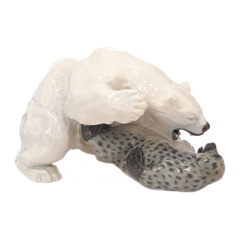 Royal Copenhagen polar bear 086. 1. quality. H: 
22cm. L: 38cm