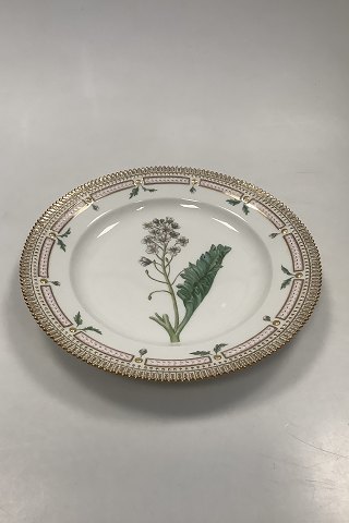 Royal Copenhagen Flora Danica Dinner Plate No. 624 ( 20 / 3549 )