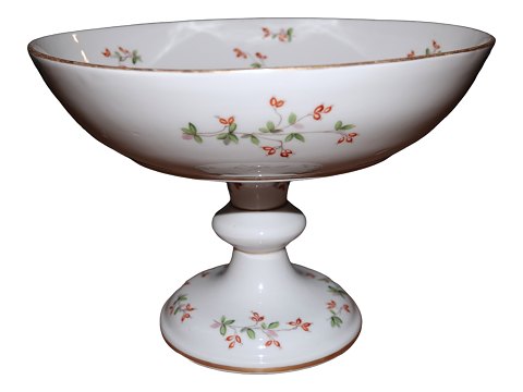 Red Berries
Cake stand