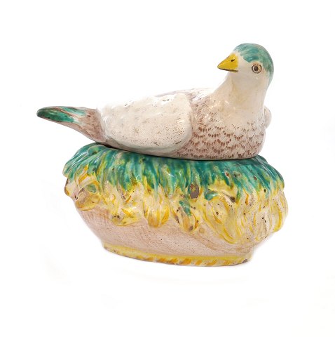 Small pigeon shaped faience tureen by Marieberg, 
Sweden, signed circa 1765. H: 12cm. L: 18cm