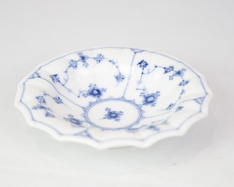 Royal Copenhagen - Skål - Musselmalet riflet kantet - nr. 1/140
Flot stand
