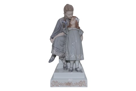 Royal Copenhagen 
Sjælden og stor Art Nouveau figur - To søstre