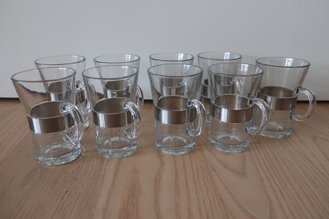 Rosendahl
Grand Cru Hot Drink - Krus af glas med håndtag
H: 11,5cm
Haves 9 stk
Pris pr. stk = DKK 40,-
Pris for alle 9 stk. samlet = DKK 290,-
