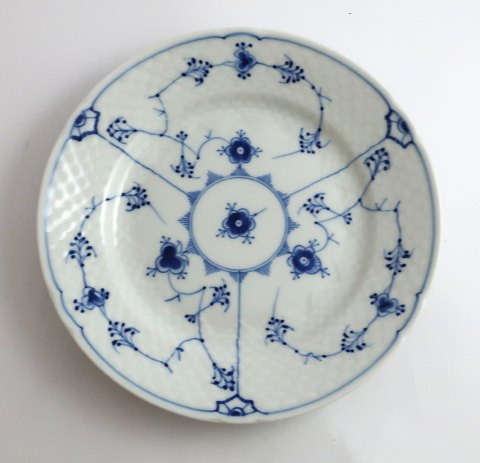 Bing & Gröndahl. Blau. Frühstücksteller. Modell 618. Durchmesser 19,5 cm. (1 
Wahl).