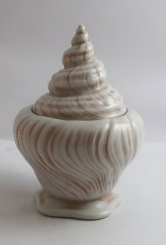 Königliches Kopenhagen. Rosa Muschel. Design Arje Griegst. Zuckerdose. Höhe 15,5 
cm. Modell 14174. (1 Wahl).