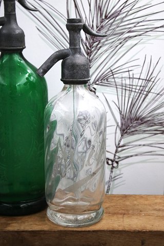 Decorative, rare French mini glass siphon from the early 1900s in clear glass...