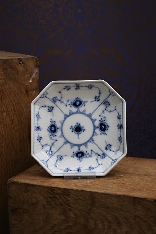 Blue Fluted Plain set tray from Royal Copenhagen. 
1/229...