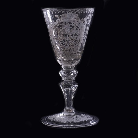 Glass goblet. H: 19,5cm