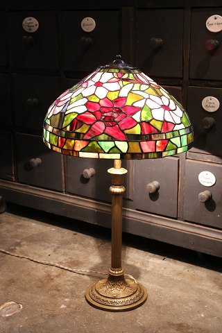 Decorative, old Tiffany table lamp from the 40s. with glass shade in colored 
floral motif and bronze base...