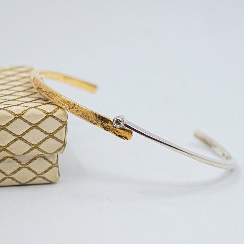 Bangle set with diamond in 14k gold and white gold