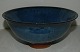 Skål i keramik dækket af blå glasur af Lisbeth Munch-Petersen