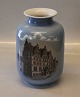 B&G Porcelain B&G 1303-5463 Vase Jens Bangs Stenhus (Stone House) Aalborg 17.5 
cm
