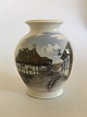 Royal Copenhagen Vase No. 4588 med Landsbymotiv