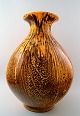 Huge Kähler, Denmark, Svend Hammershoi, glazed floor vase in stoneware.
Beautiful uranium yellow glaze.