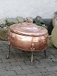 Large 18th century copper pot