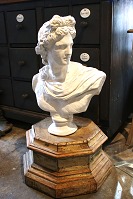 Pedestals & columns