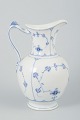 L'Art presents: 
Chocolate 
jug, Royal 
Copenhagen, 
Denmark, ca. 
1890s.