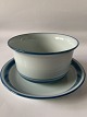 Mistletoe, Sauce bowl on a fixed foot. Desiree.
Measures 16 x 8 cm.