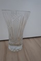 An old vase made of crystal glass
With beautiful decorations in the glass
Heavy
H: 15,5cm
In a very good condition