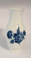 Lundin Antique 
presents: 
Royal 
Copenhagen. 
Blue flower. 
Vase. Model 
8263. Height 18 
cm. (2. 
quality)