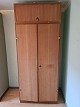 Antik Pjot 
præsenterer: 
Klædeskab 
Kr. 4800,-