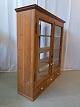 Antik Pjot præsenterer: Vitrineskab Kr. 3800,-