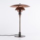 Osted Antik & Design præsenterer: Poul Henningsen Bordlampe Model PH 3/2 med Kobber skærme, Fod i Bruneret ...